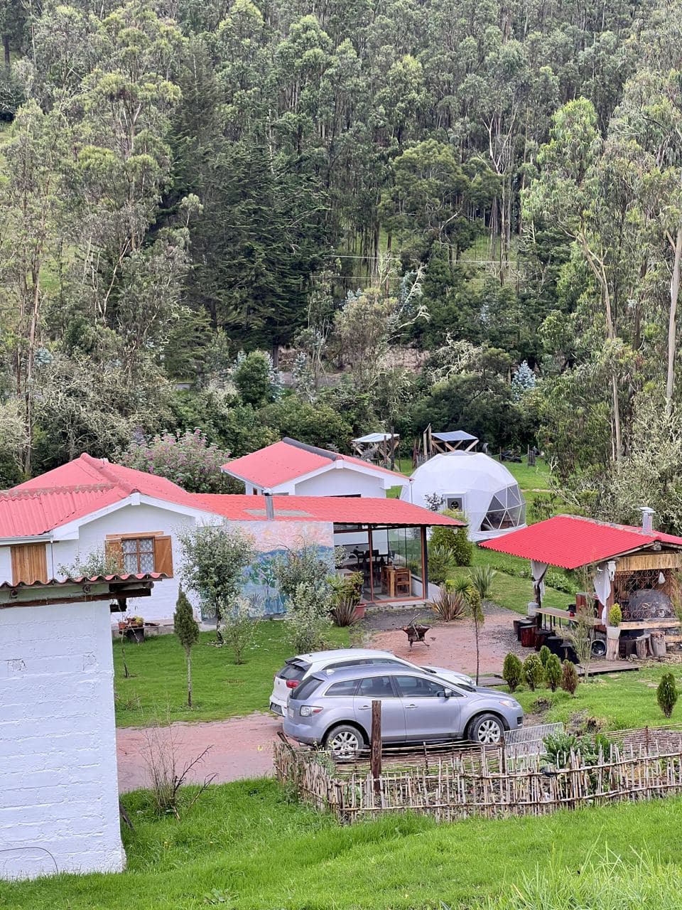 Interior del Domo Madera de Nómada Glamping